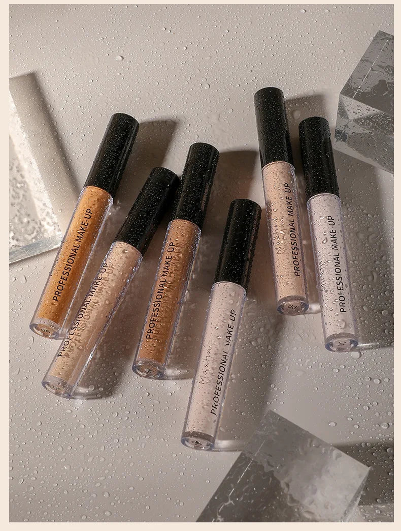 Logra un rostro impecable con nuestro corrector líquido profesional, diseñado para ofrecer alta cobertura desde la primera aplicación sin dejar sensación pesada.